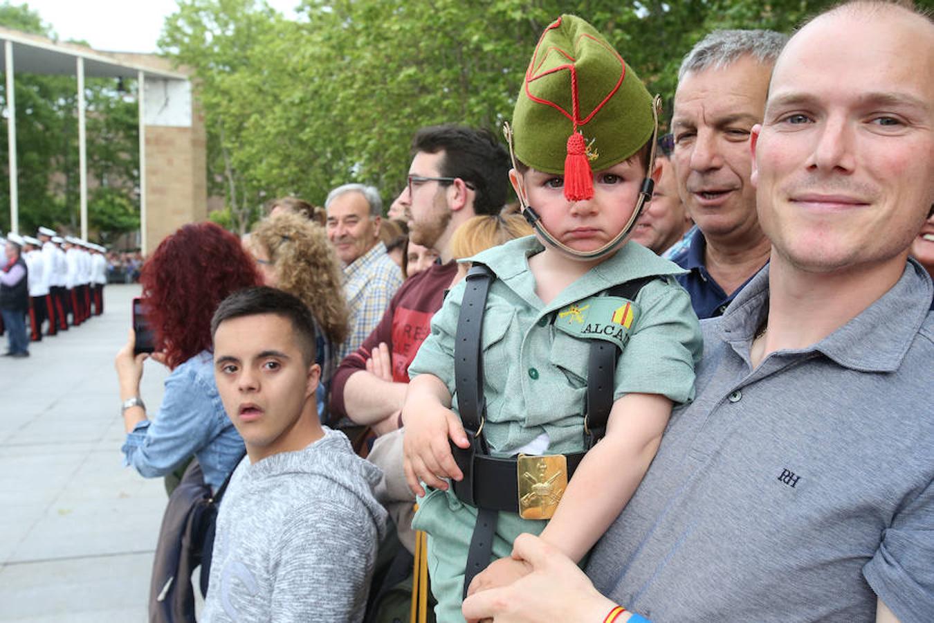 Fotos El Izado De La Bandera En El Ayuntamiento La Rioja